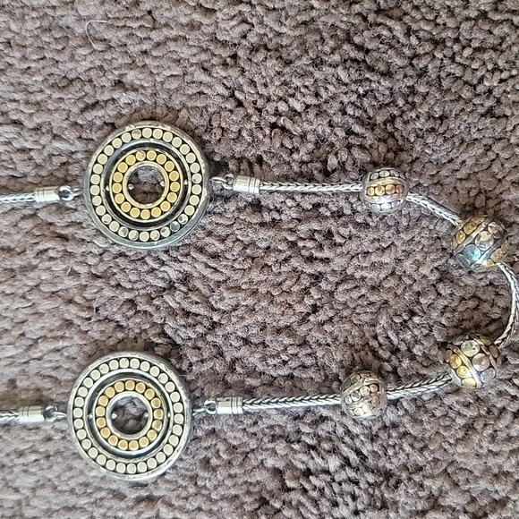 Elegant Gold and Silver Necklace - Picture 2 of 4